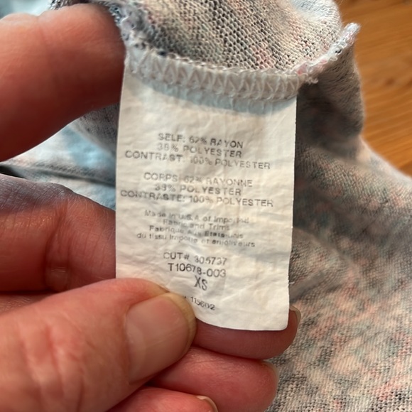 LUSH size XS sleeveless, flowy summer top, sheer detail in back- spring … - Picture 6 of 7